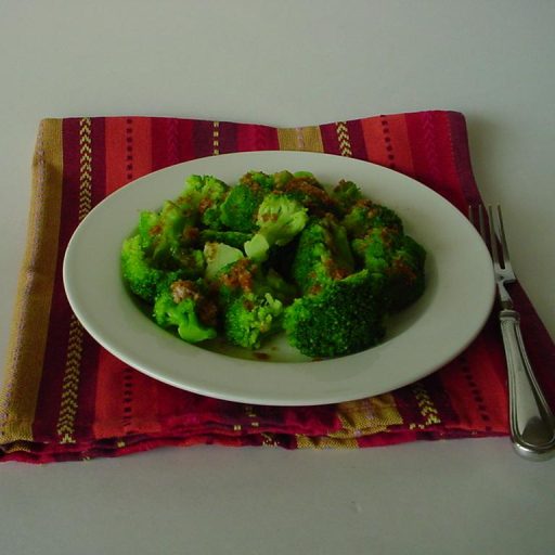Brócoli Con Salsa De Mantequilla Dorada