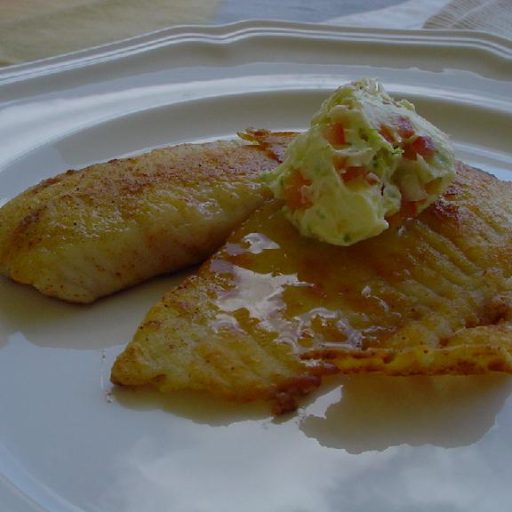 Tilapia Sellada Con Toping De Mantequilla Chile-Limón