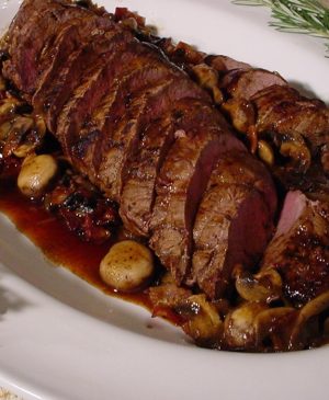 Lomito De Res O Tenderloin Con Tocineta Y Champiñones