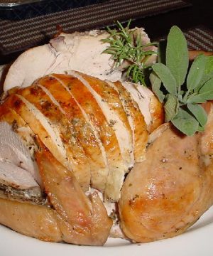 Pavo Asado Con Mantequilla De Jengibre Y Bayas De Enebro