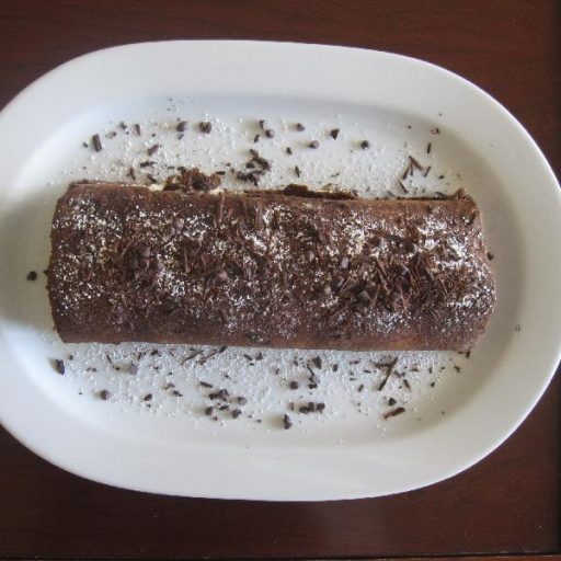 Rollo De Chocolate Con Cerezas