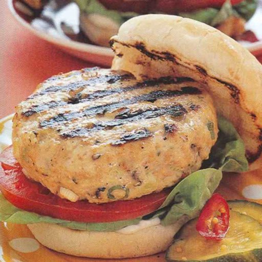 Hamburguesas De Pavo Con Pepinos En Encurtido