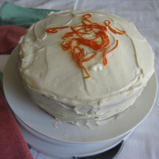Bizcocho De Zanahoria Y Jengibre Con Cubierta De Naranja
