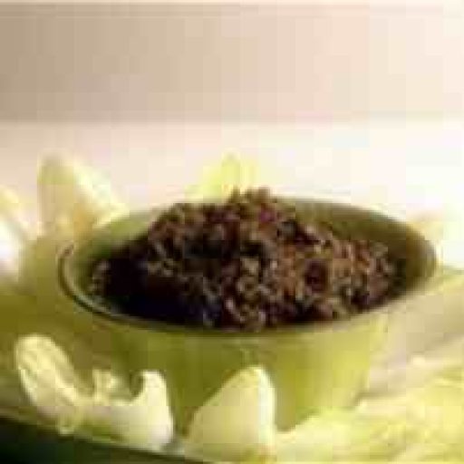 Tapenade Servida En Hojas De Endivia