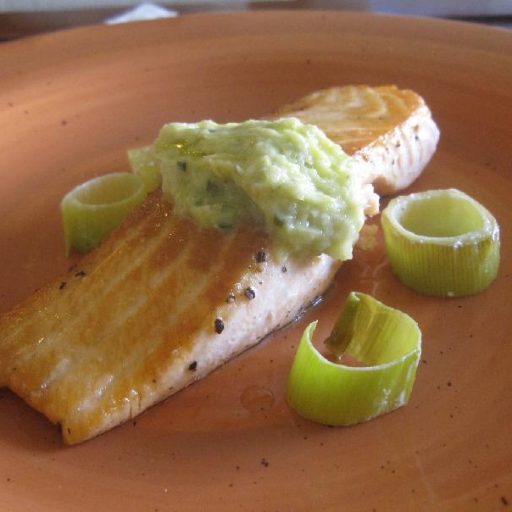 Salmón Con Salsa De Puerros