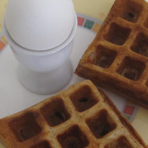 Waffles Con Avena, Harina Integral Y Salsa De Mango Con Frutas
