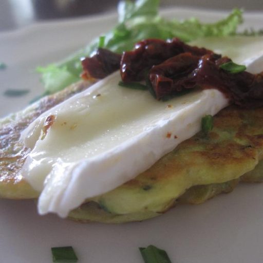 Crepés De Zucchini Con Queso Brie