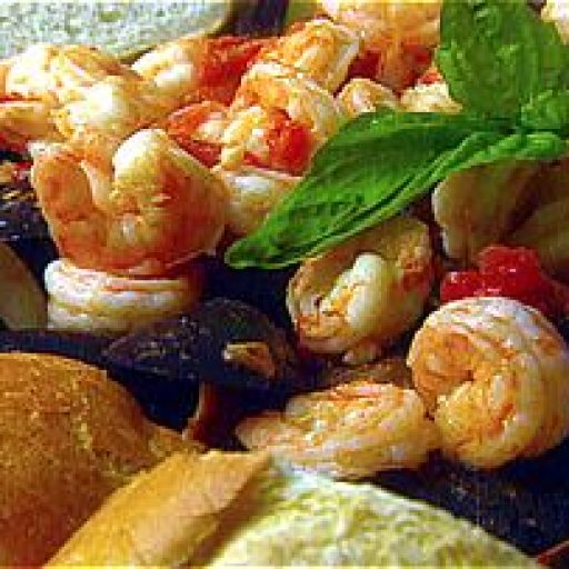 Mejillones, Almejas Y Langostinos En Caldo Picante Y Aromático