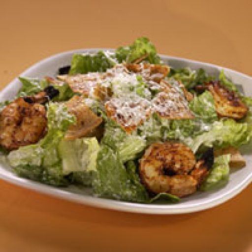 Ensalada Cesar Con Langostinos Y Crotones Sazonados Con Chile