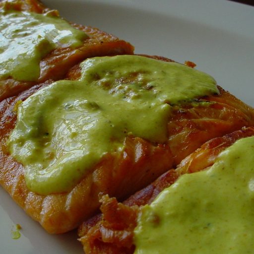 Salmon Asado Con Salsa Curry