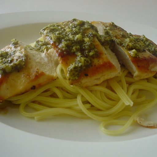 Rápidas Pechugas Con Pesto De Cilantro