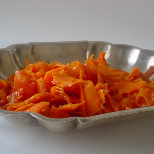 Cintas De Zanahoria Glaseadas Con Jugo De Naranja