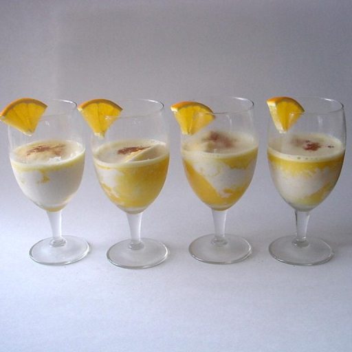 Batido De Frutas Y Yogurt Natural