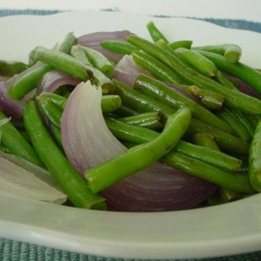 Habichuelas Salteadas Con Cebolla Roja