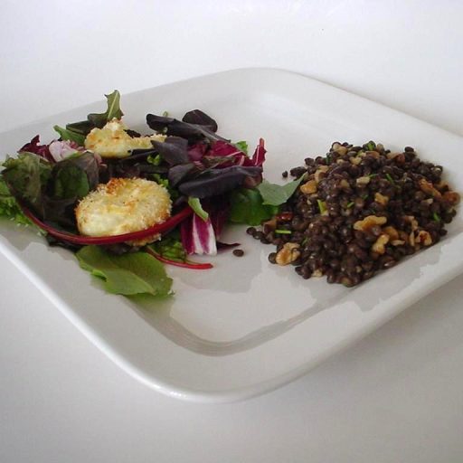 Lentejas, Walnuts Y Queso De Cabra
