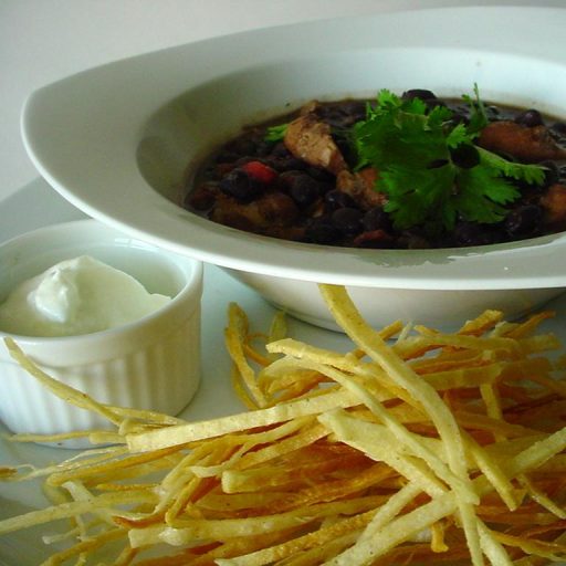 Cacerola Picante De Frijoles Negros Con Pollo