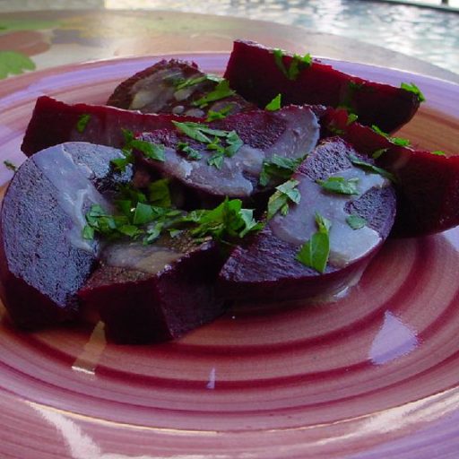 Remolachas Asadas, Bañadas Con Mantequilla Y Perejil