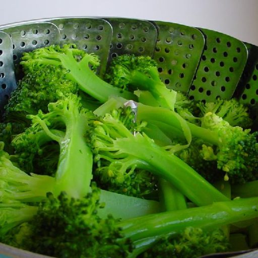 Brócoli Al Vapor Con Aderezo De Ajonjolí Y Limón